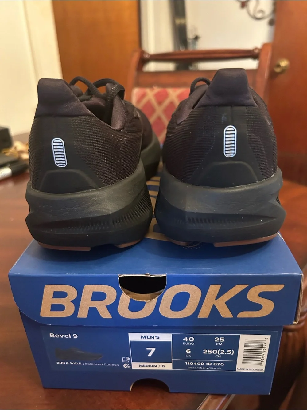 Brooks Men's Athletic Shoes in Black with Brown Outsole